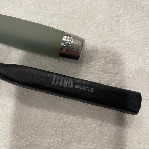 Two professional round brushes NEW - Picture 2 of 4